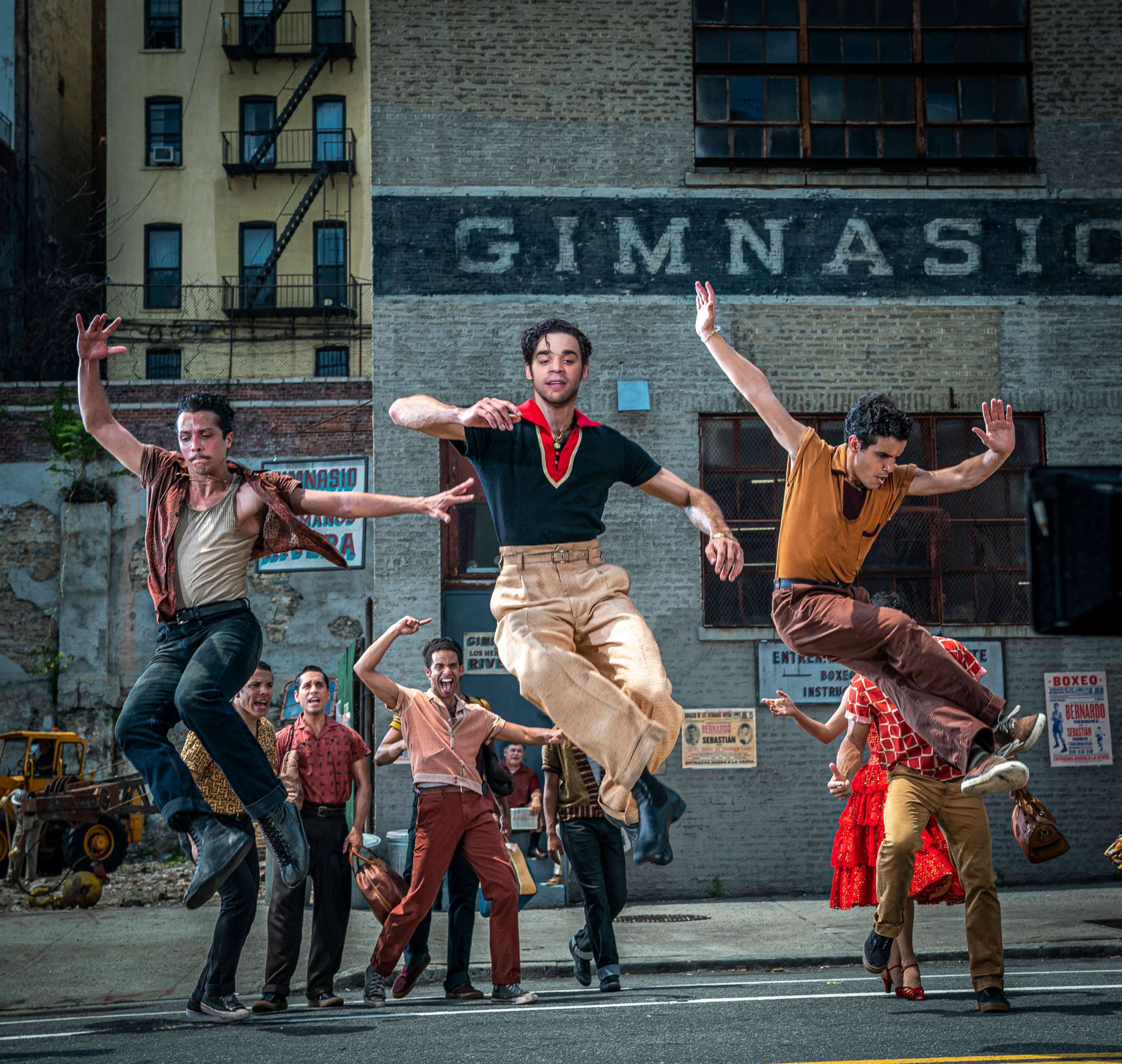 Review: 'West Side Story' sets the screen ablaze - ABC News