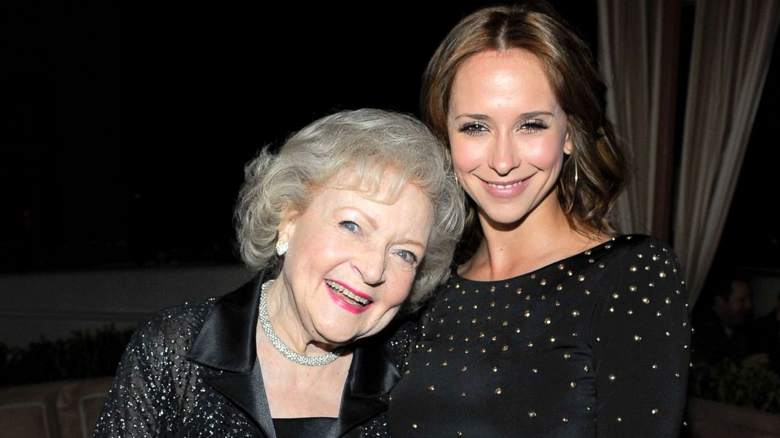 PHOTO: Betty White and Jennifer Love Hewitt attend TV Land's "Hot In Cleveland" and "Retired At 35" premiere party at the Sunset Tower Hotel, Jan. 10, 2011, in West Hollywood, Calif.