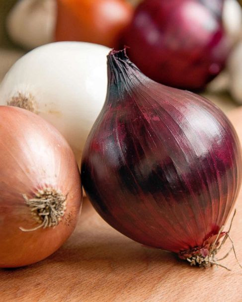 Fresh whole onions linked to salmonella outbreak in 37 states: CDC - Good  Morning America