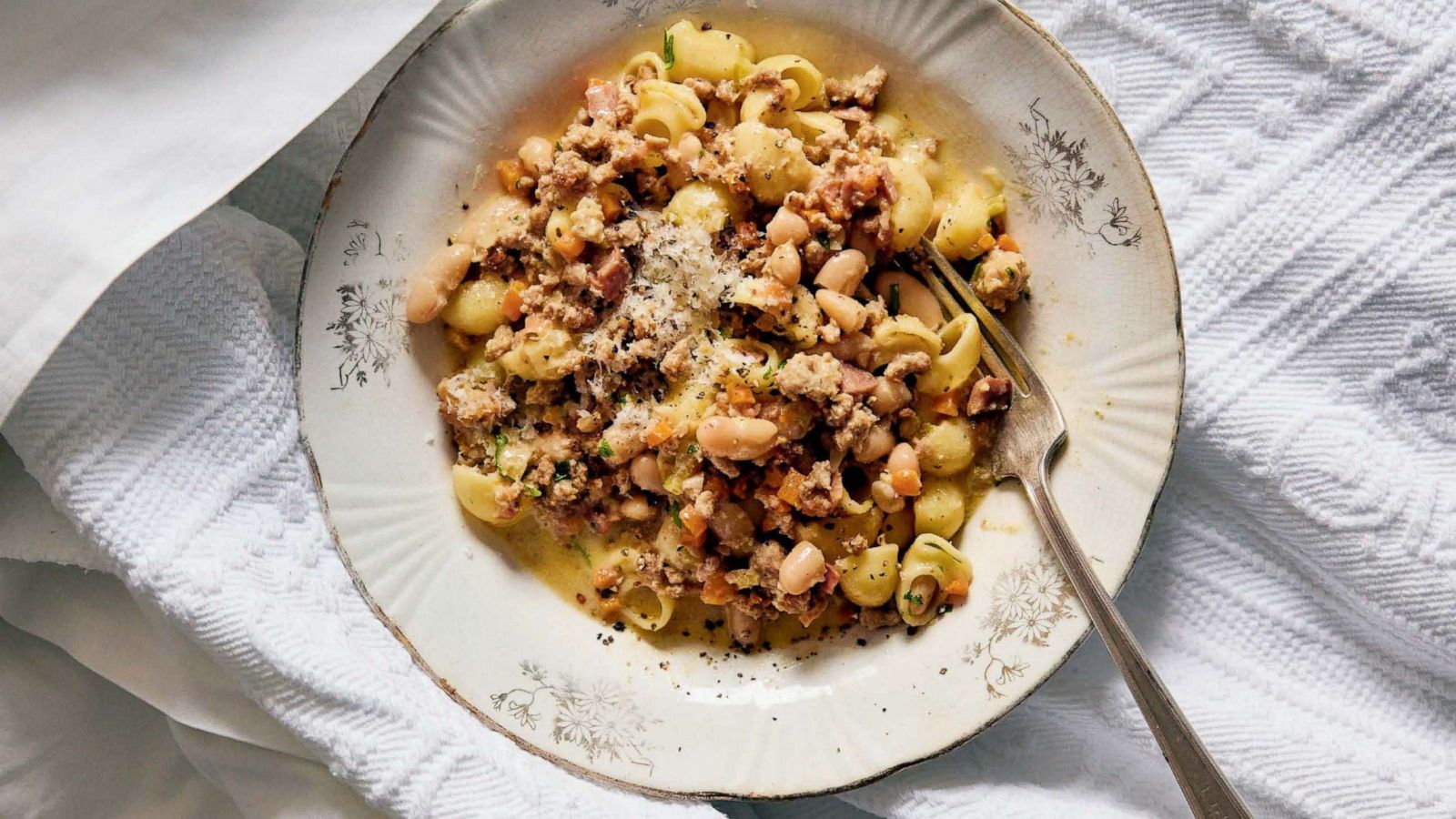 PHOTO: A bowl of white bolognese pasta.