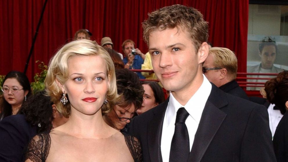 PHOTO: Reese Witherspoon and Ryan Phillippe during The 74th Annual Academy Awards at Kodak Theater in Hollywood, Calif., March 24, 2002.