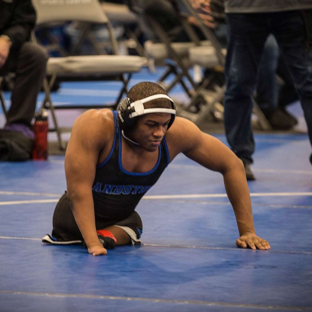 VIDEO: High school wrestler born without legs becomes state champion