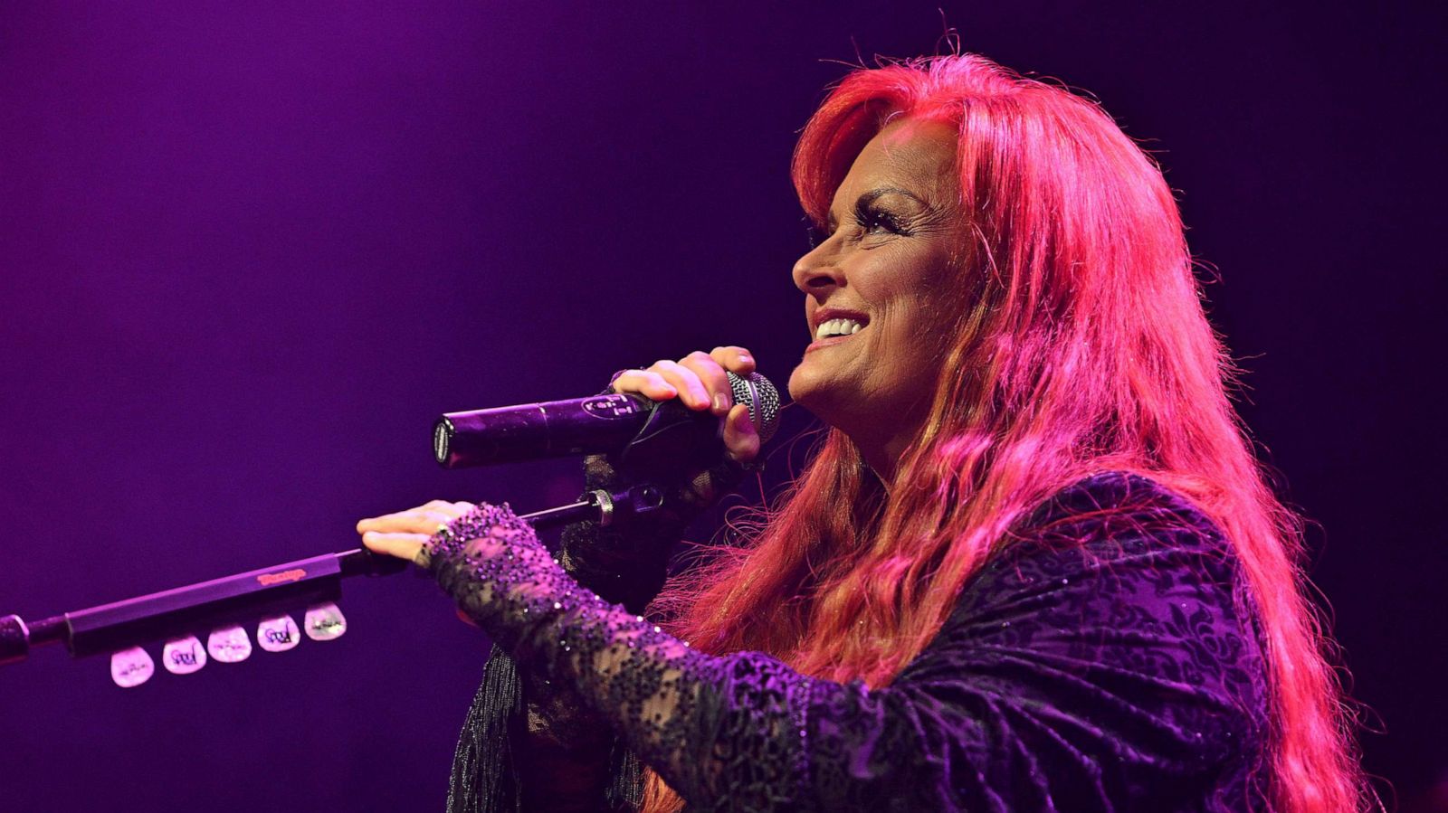 PHOTO: Wynonna Judd performing onstage during the Thundergong! Benefit Concert at the Uptown Theater, Nov. 12, 2022, in Kansas City, Mo.