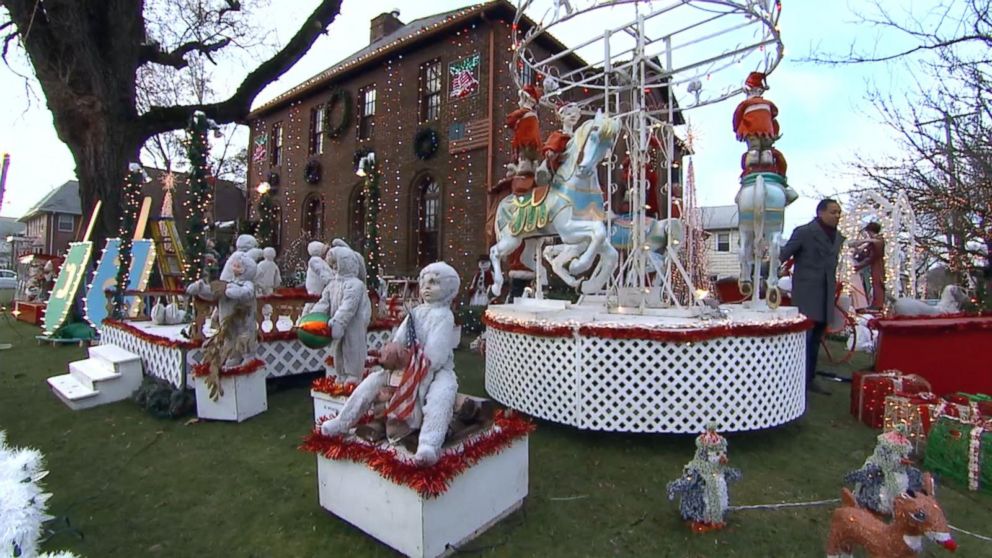 PHOTO: The Mure house in Rockaway Beach, New York is decked out for Christmas with a spectacular Santa's workshop scene.