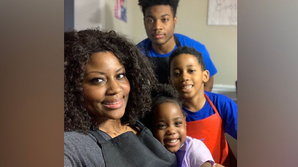 PHOTO: Yolanda Latimer, of Virginia, poses with her daughter and two sons.