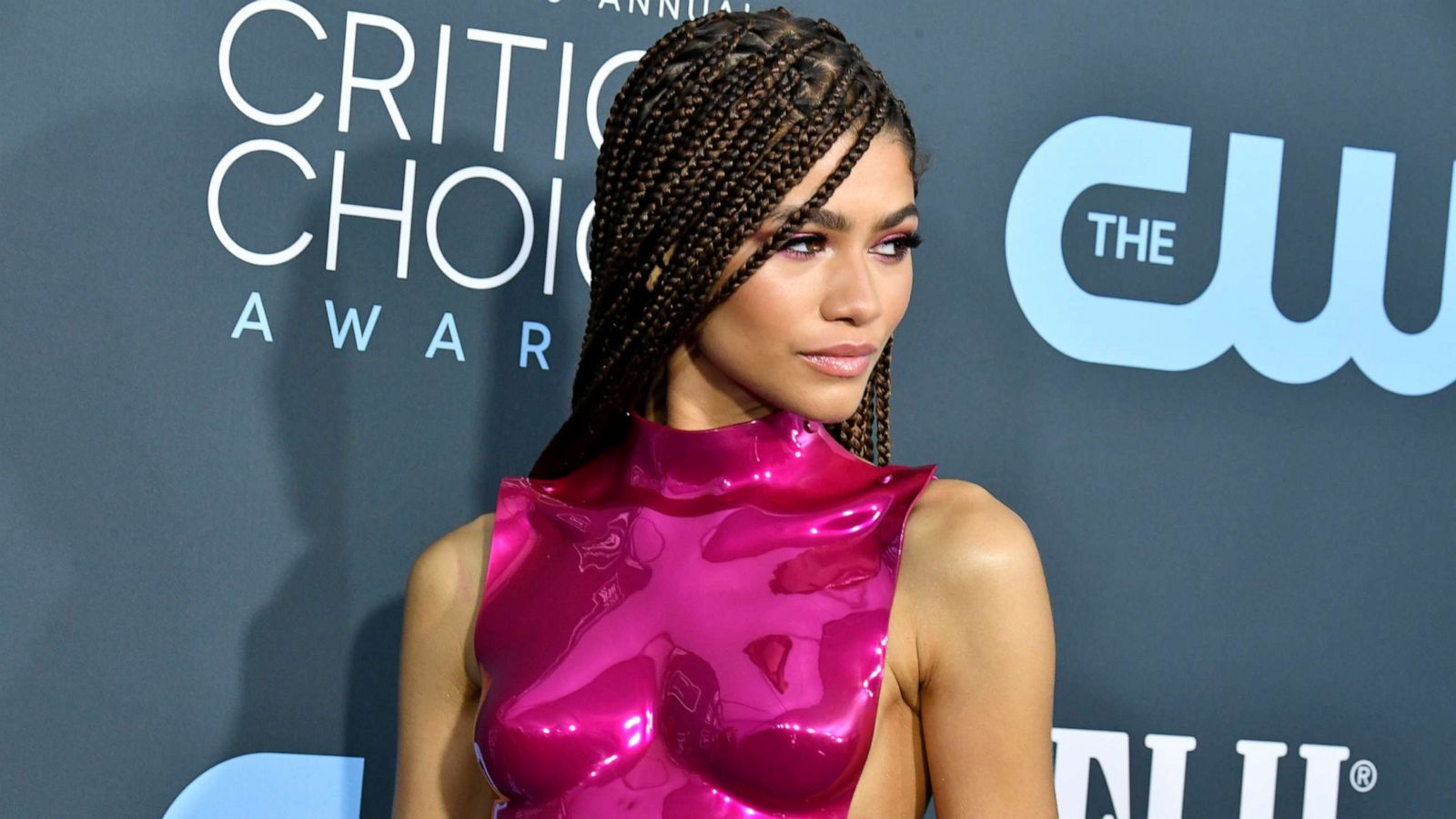 Zendaya twins with Gwyneth Paltrow in $15,000 Tom Ford chrome breastplate  for 2020 Critics' Choice Awards - Good Morning America