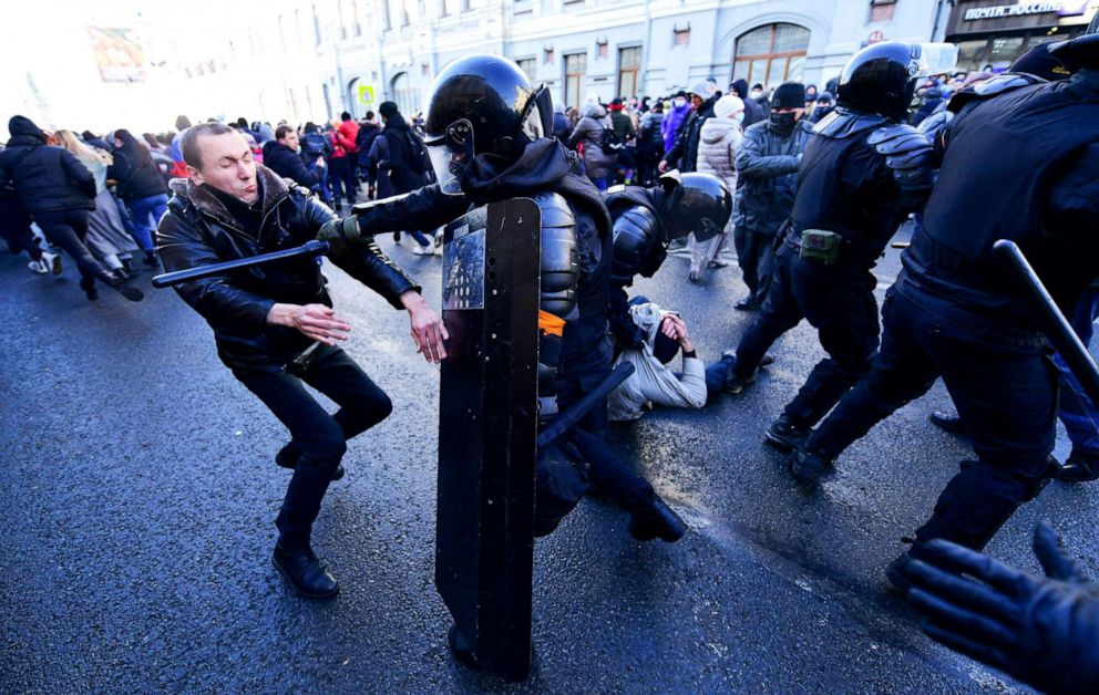 PHOTO: Demonstrators clash with riot police during a rally in support of jailed opposition leader Alexei Navalny in the far eastern city of Vladivostok, Russia, Jan. 23, 2021. 