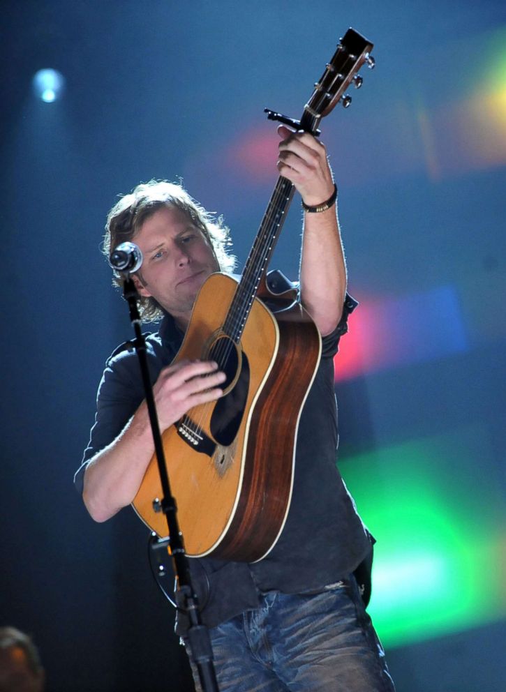 PHOTO: Dierks Bentley performs at the Ryman Auditorium, Oct. 30, 2008, in Nashville.