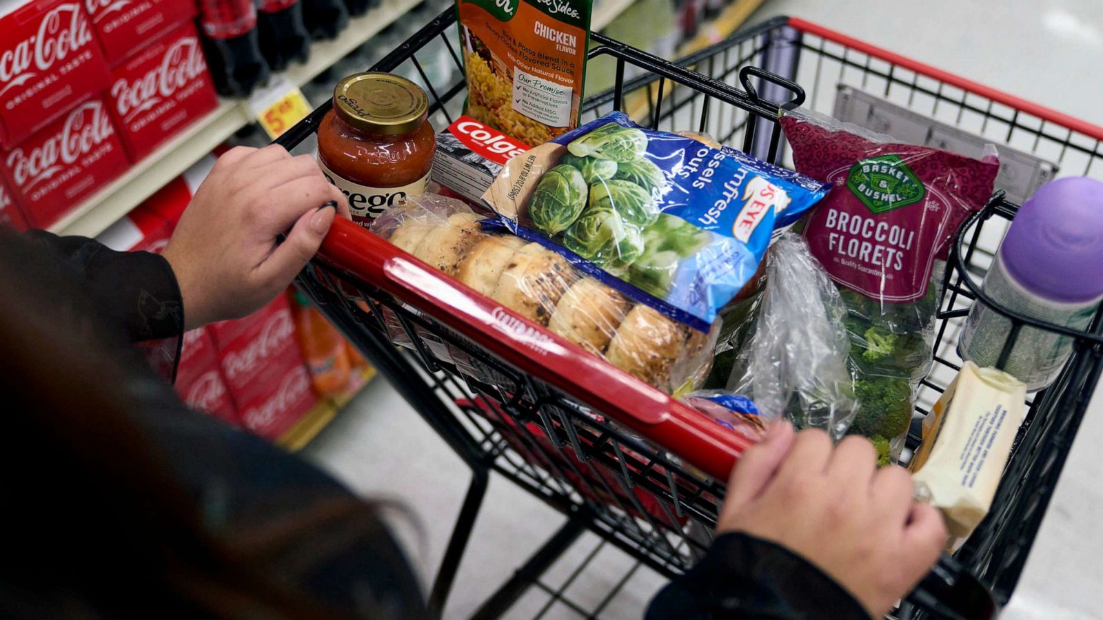 Walmart Strains to Keep Grocery Aisles Stocked - The New York Times