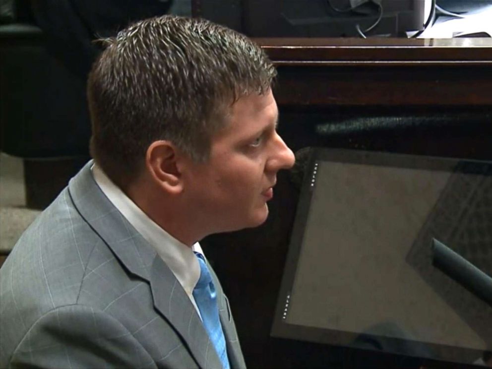 PHOTO: Officer Jason Van Dyke takes the stand, Oct. 2, 2018, in Chicago.