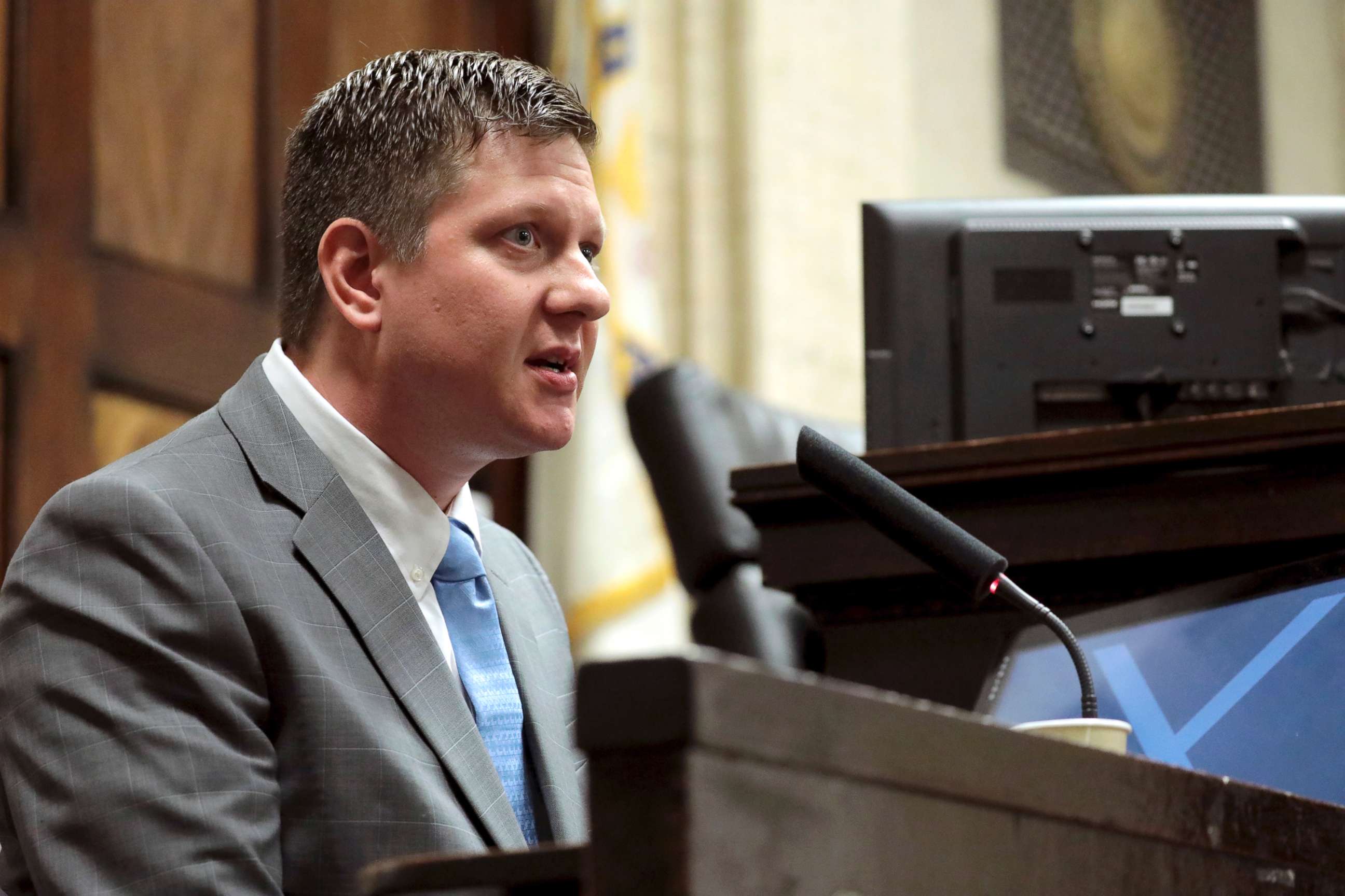 PHOTO: Chicago police Officer Jason Van Dyke takes the stand, Oct. 2, 2018, during his first degree murder trial for the shooting death of Laquan McDonald, at the Leighton Criminal Court Building in Chicago.