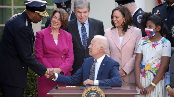 Biden Signs Measure Awarding Congressional Gold Medal To Police Who ...