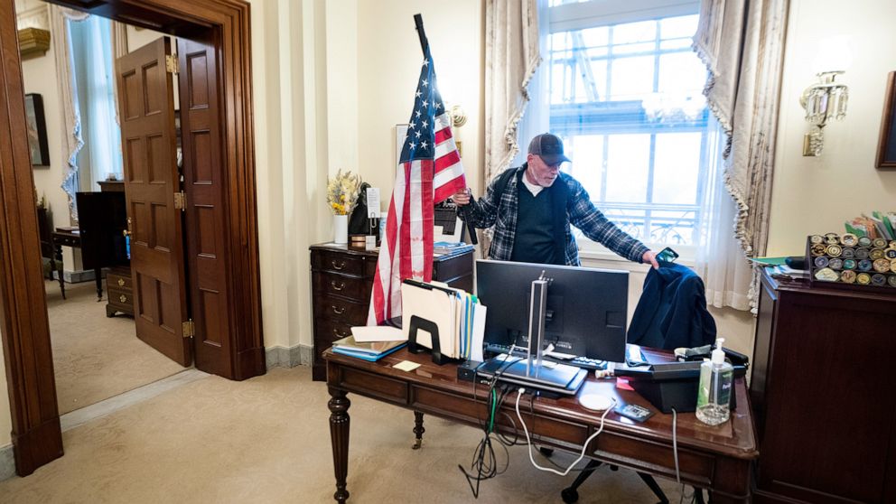 Man who allegedly broke into Pelosi’s office charged with 3 federal counts  - ABC News