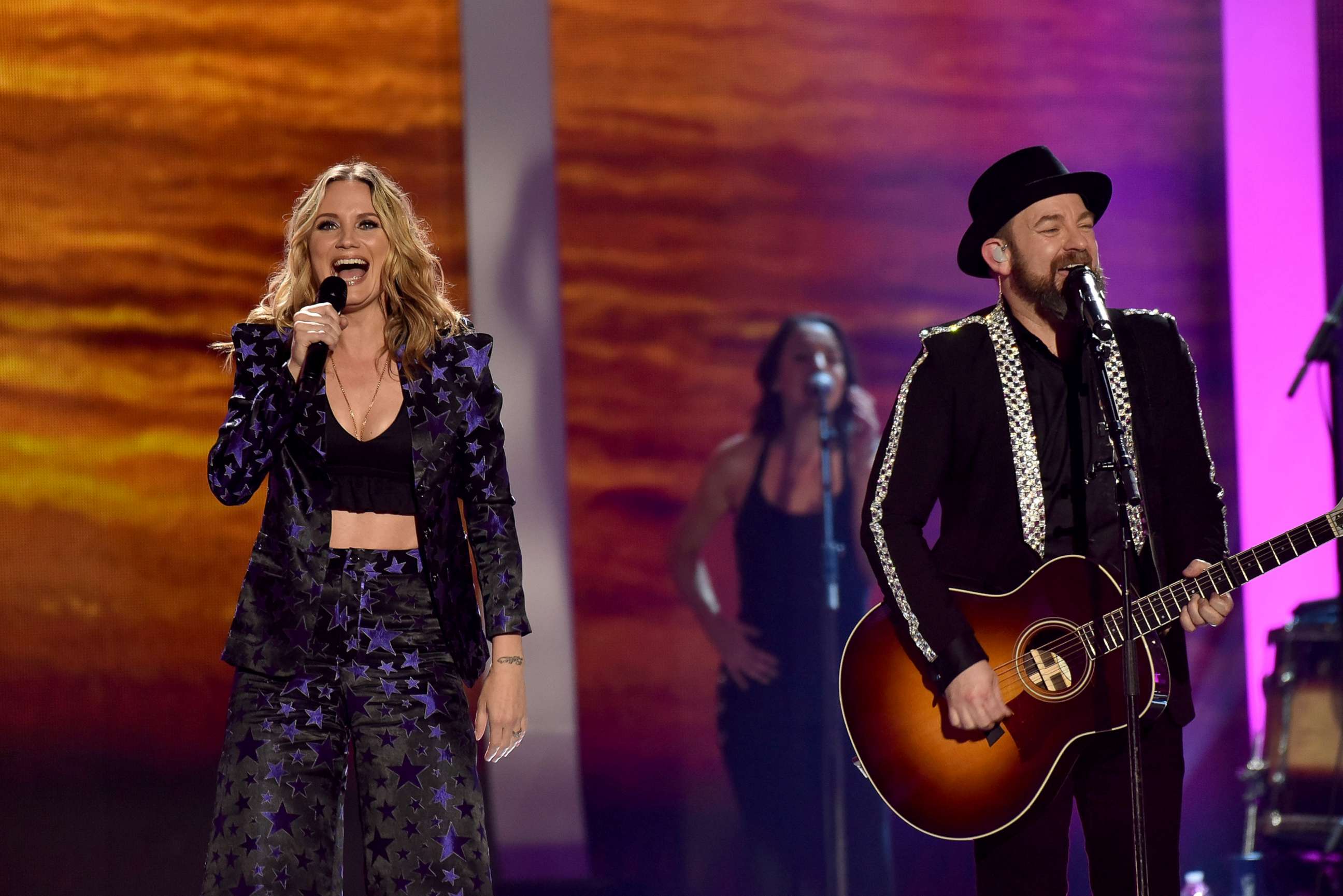 PHOTO: Jennifer Nettles and Kristian Bush of Sugarland perform during the 2018 iHeartCountry Festival by AT&T in Austin, Texas, May 5, 2018.