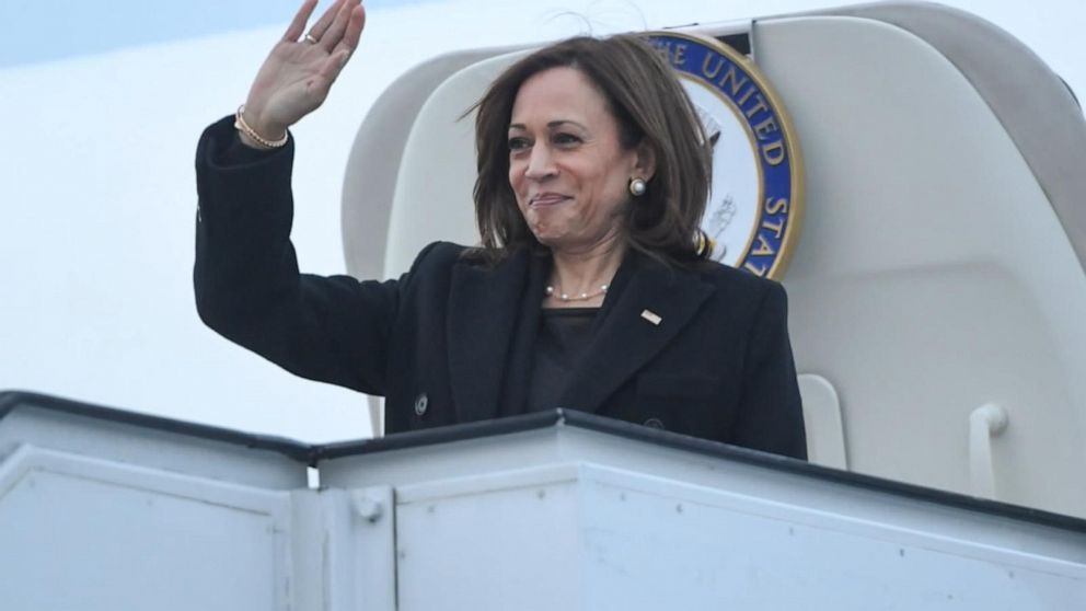 Video Vice President Kamala Harris Tests Positive For COVID-19 - ABC News