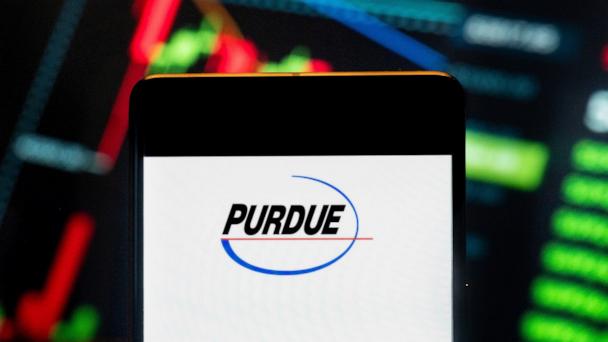 States agree to $7.4 billion settlement with Purdue Pharma in opioid litigation