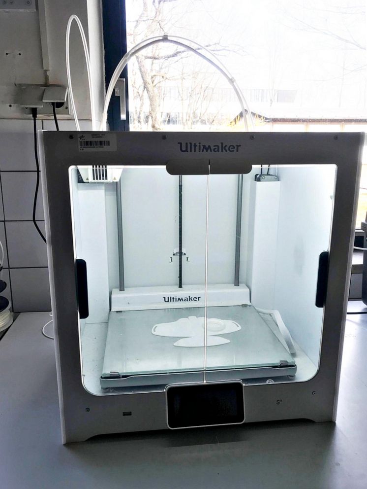 PHOTO: The German Aerospace Center (Deutsches Zentrum für Luft- und Raumfahrt; DLR) has stated that they have successfully tested the conversion of its 3D printer models to manufacture medical equipment during the coronavirus crisis.
