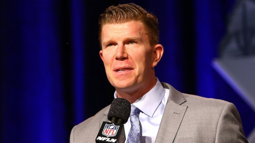 PHOTO: Former NFL player Matt Birk speaks during the Don Shula High School Coach Of The Year Press Conference prior to the upcoming Super Bowl XLIX at Phoenix Convention Center on January 30, 2015 in Phoenix, Arizona.  