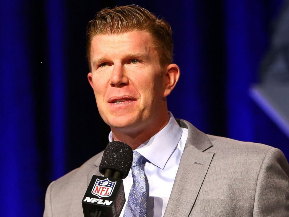 PHOTO: Former NFL player Matt Birk speaks during the Don Shula High School Coach Of The Year Press Conference prior to the upcoming Super Bowl XLIX at Phoenix Convention Center on January 30, 2015 in Phoenix, Arizona.