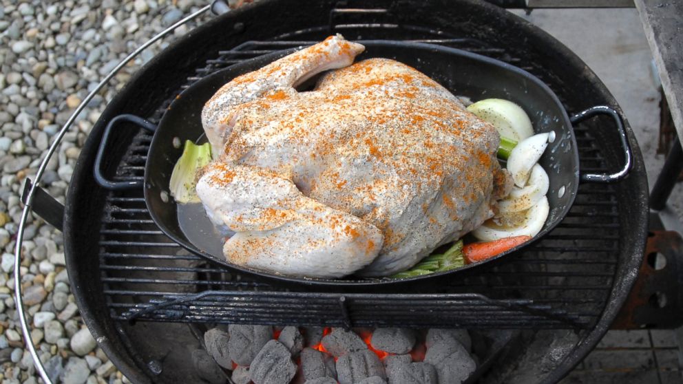 PHOTO:If the power goes out while you're cooking your turkey, finish cooking it on the barbecue.  