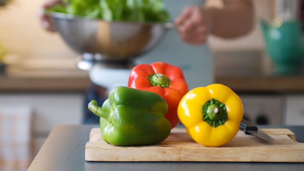 PHOTO: Green and red bell peppers contain more vitamin C than an orange.