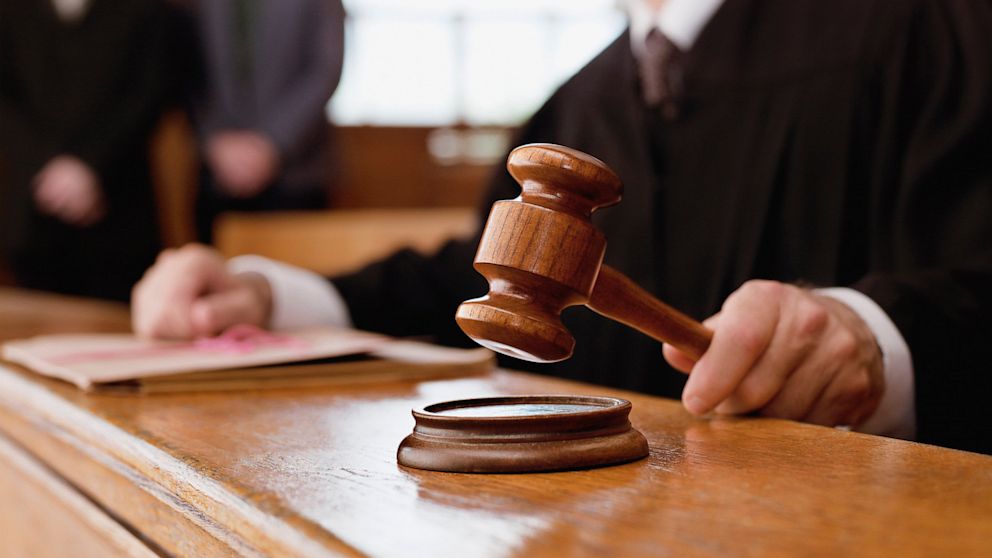 An Ohio judge has ruled that a ten-year-old Amish girl will not be forced to undergo chemotherapy.