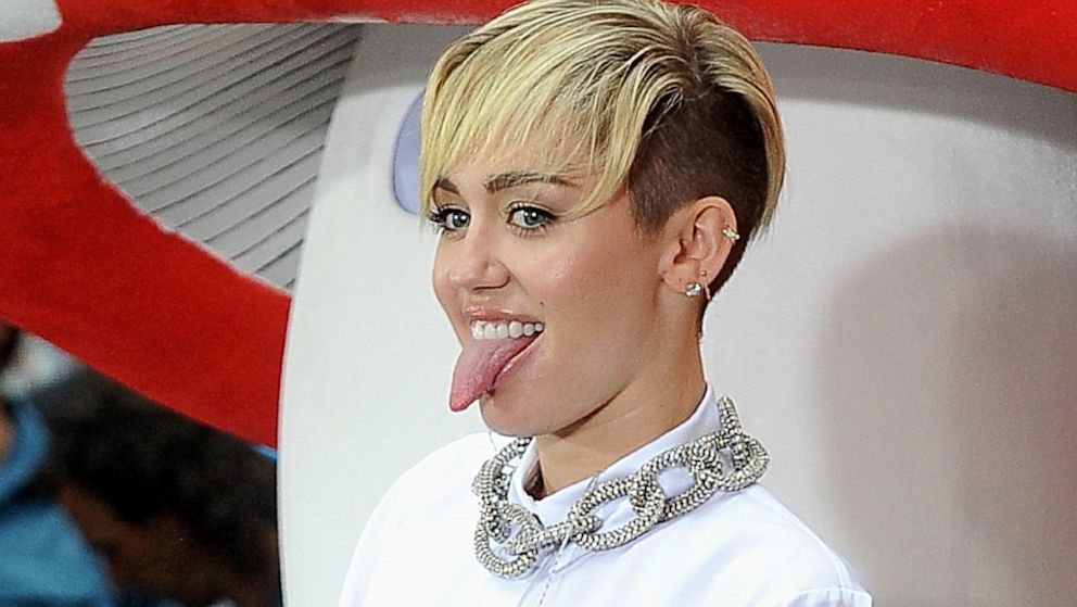992px x 559px - What Miley Cyrus' Tongue Says About Her Health - ABC News