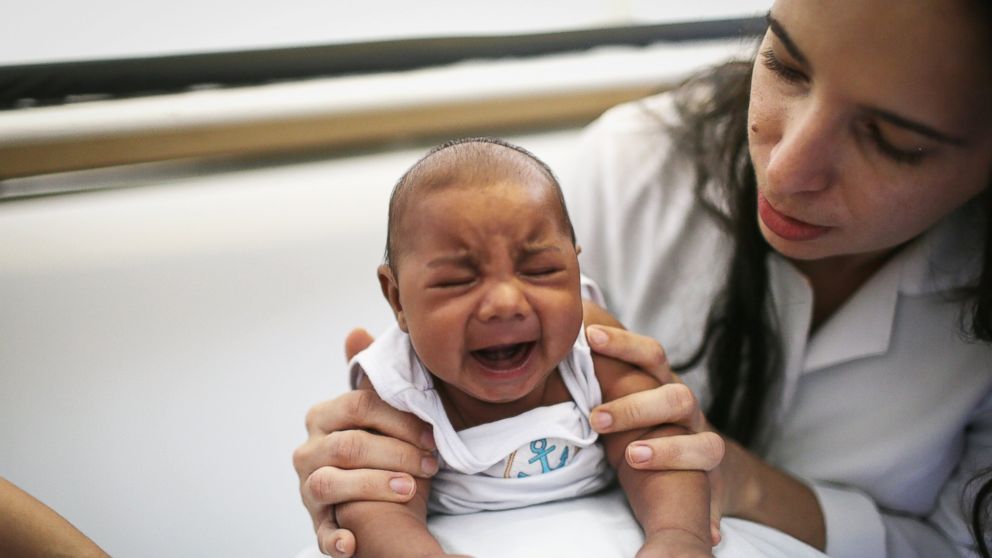 PHOTO: Dr. Valeria Barros treats a 6-week old baby born with microcephaly at the Lessa de Andrade polyclinic during a physical therapy session, Jan. 29, 2016 in Recife, Brazil.