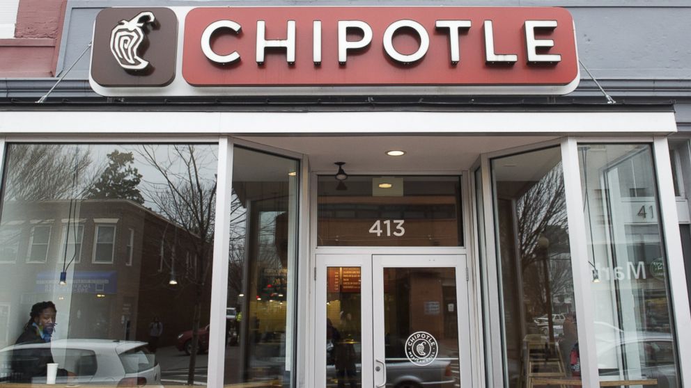 PHOTO: A Chipotle Mexican Grill restaurant is seen in Washington, Dec. 22, 2015. 