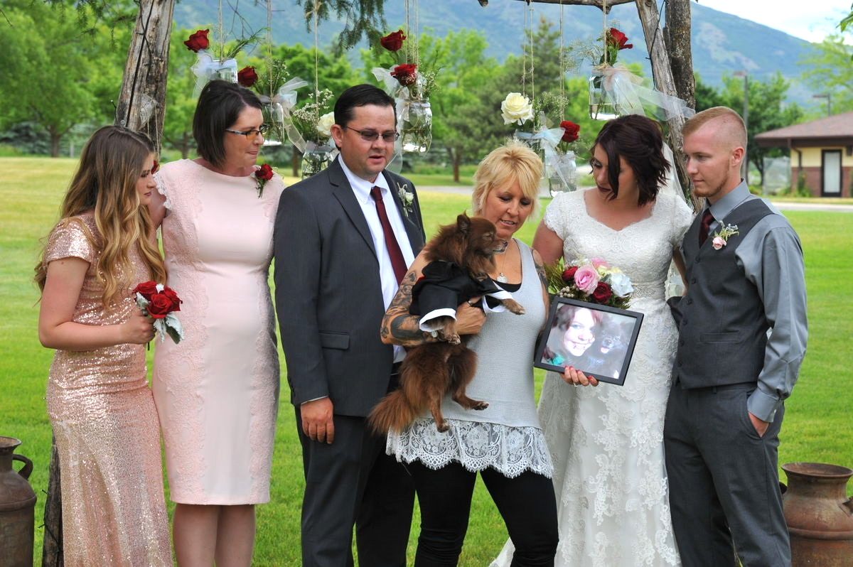 PHOTO: Kellye Pummill attended the June 16, 2017, wedding of Kiasa VanCleave, whose father received an organ donated by Pummill's late daughter.