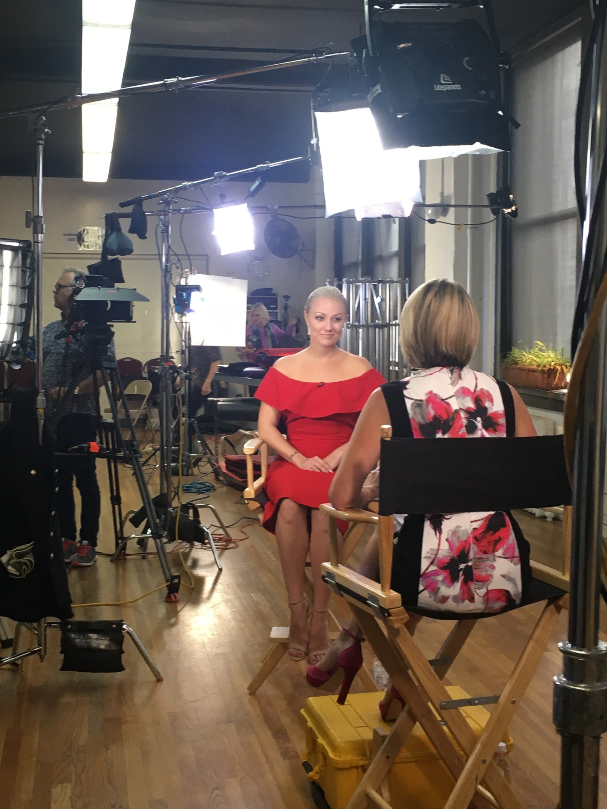 PHOTO:  =ABC News' Amy Robach speaks with dancer Olivia Hutcherson about Hutcherson's battle with breast cancer.