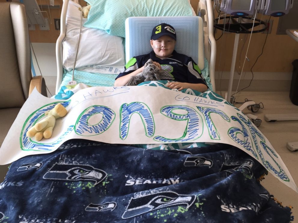 PHOTO: Seattle Seahawks' win brings smiles to hospital patients.