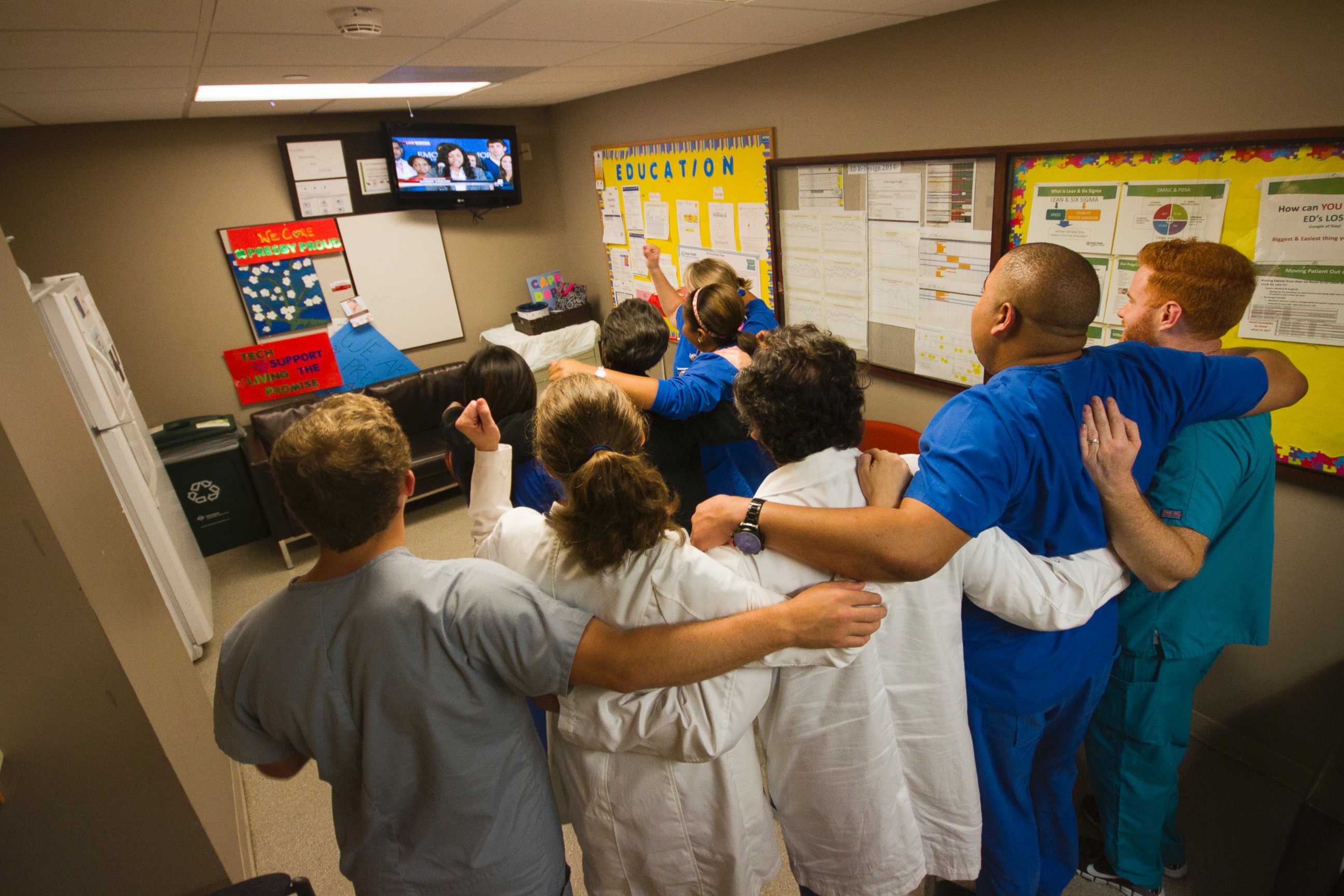 PHOTO: Texas Health Presbyterian Hospital Dallas staff gather to watch Amber Vinson speak