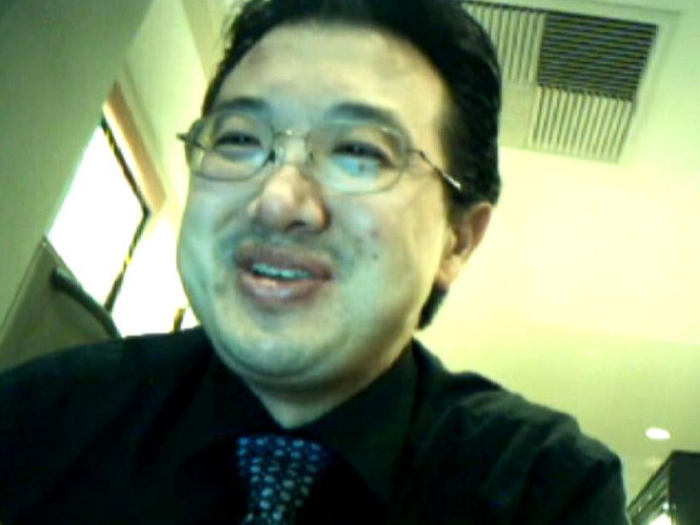 PHOTO: Dr. Alvin Yee meets with a DEA agent posing as a patient on November 10, 2010. The agent left with prescriptions for 60 Oxycontin, 60 Xanax and 120 Roxicodone.