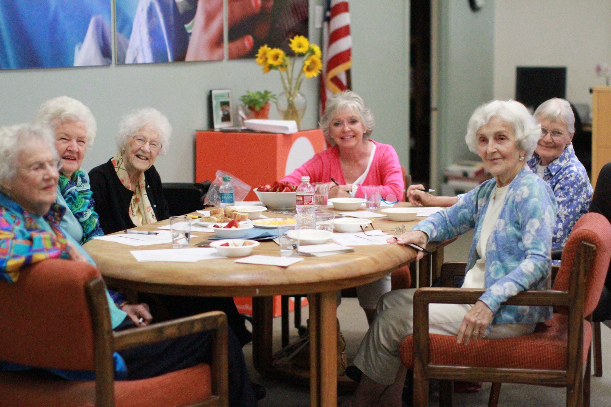 PHOTO: Edythe Kirchmaier and other volunteers write hand written thank you notes