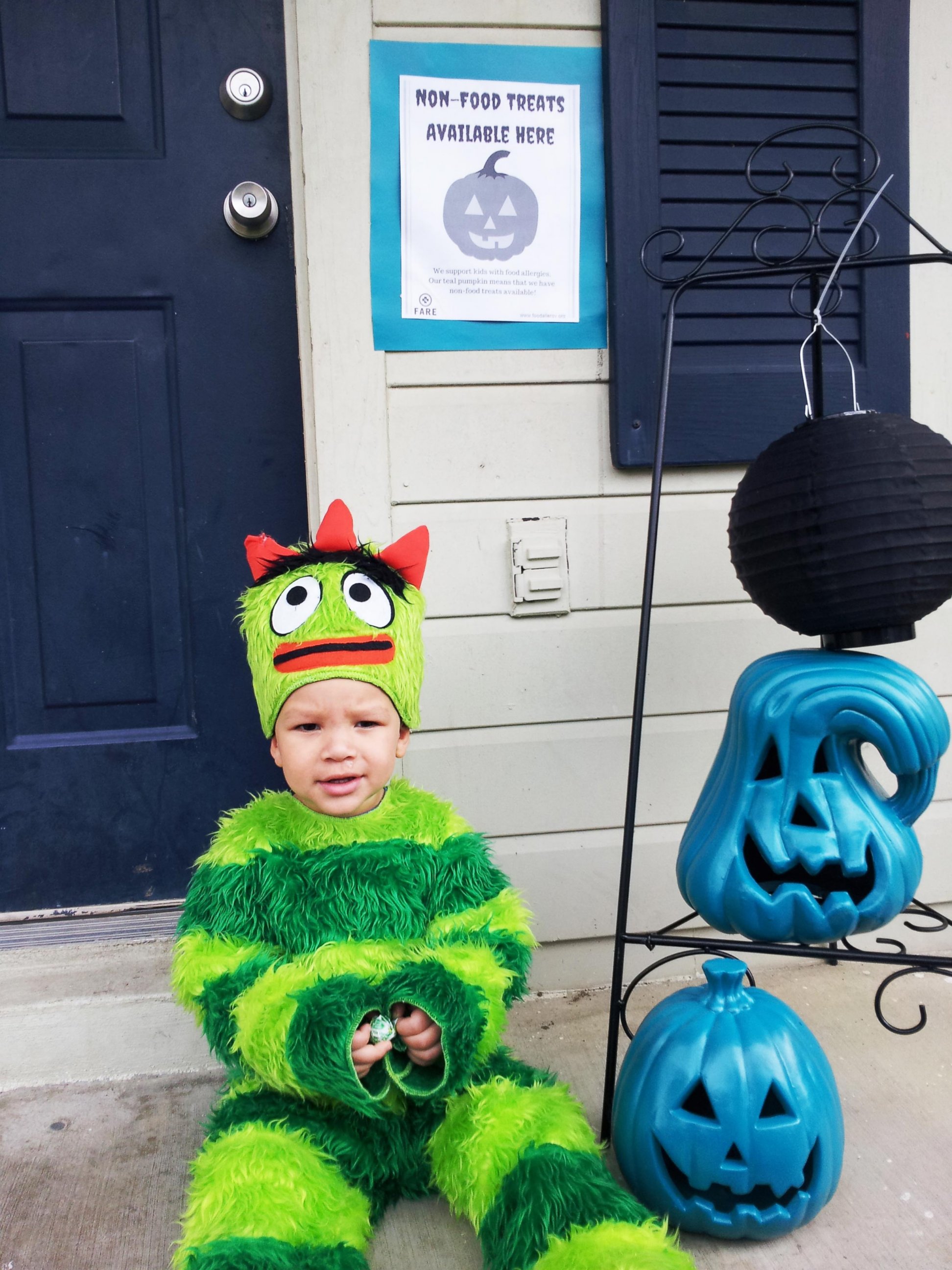 PHOTO: Two-year-old Lee Beal gets ready to celebrate a food allergy free Halloween. 