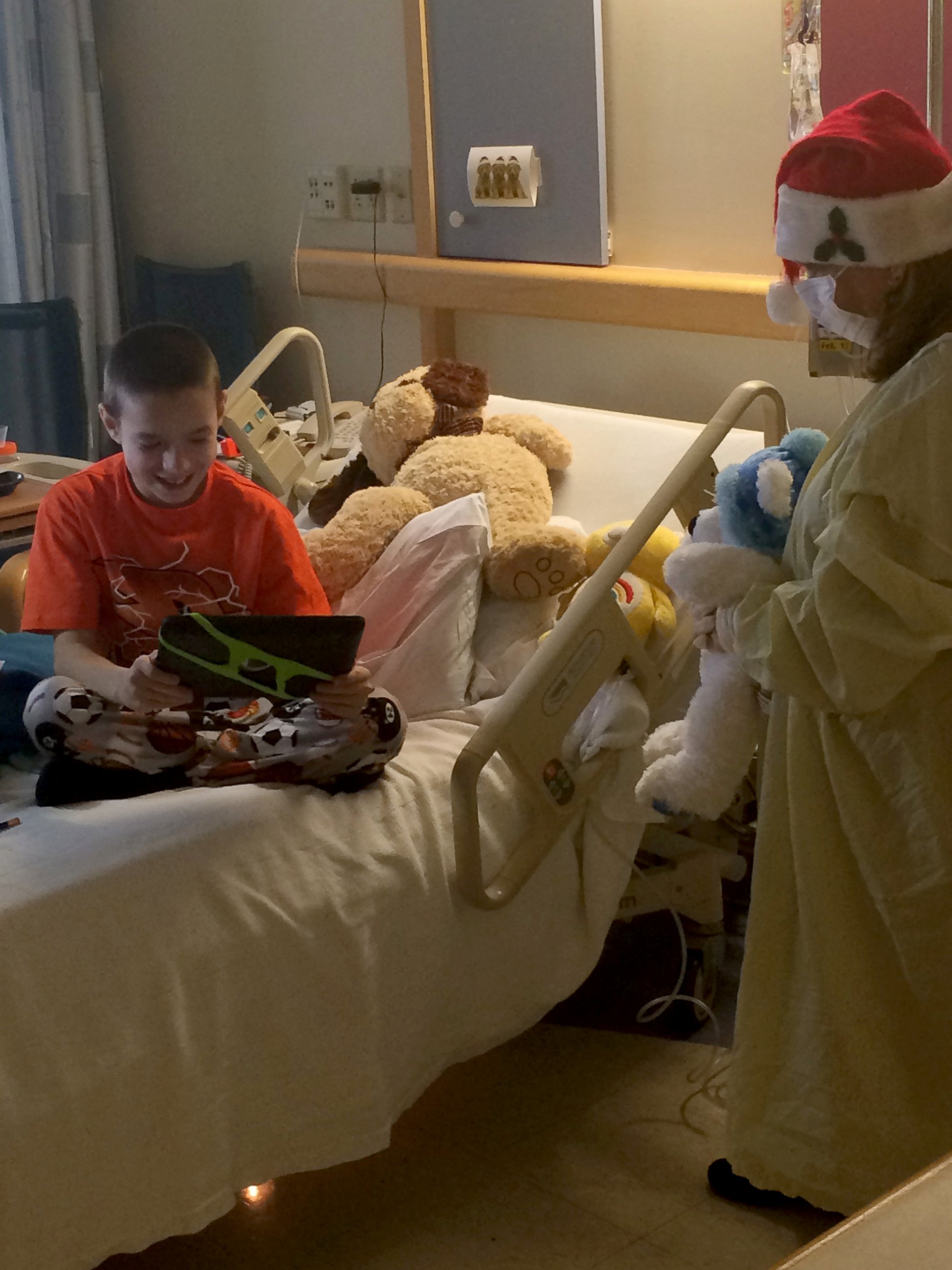 PHOTO: Kids get a virtual visit from Santa to lessen the spread of germs.