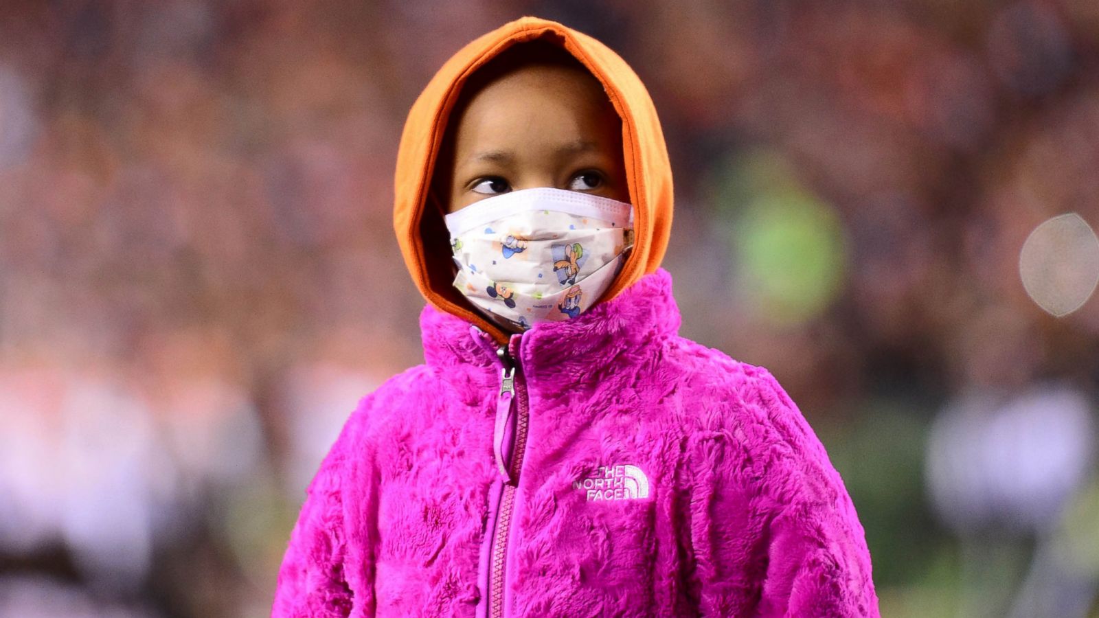 NFL cheerleaders wear jersey of player with cancer-stricken