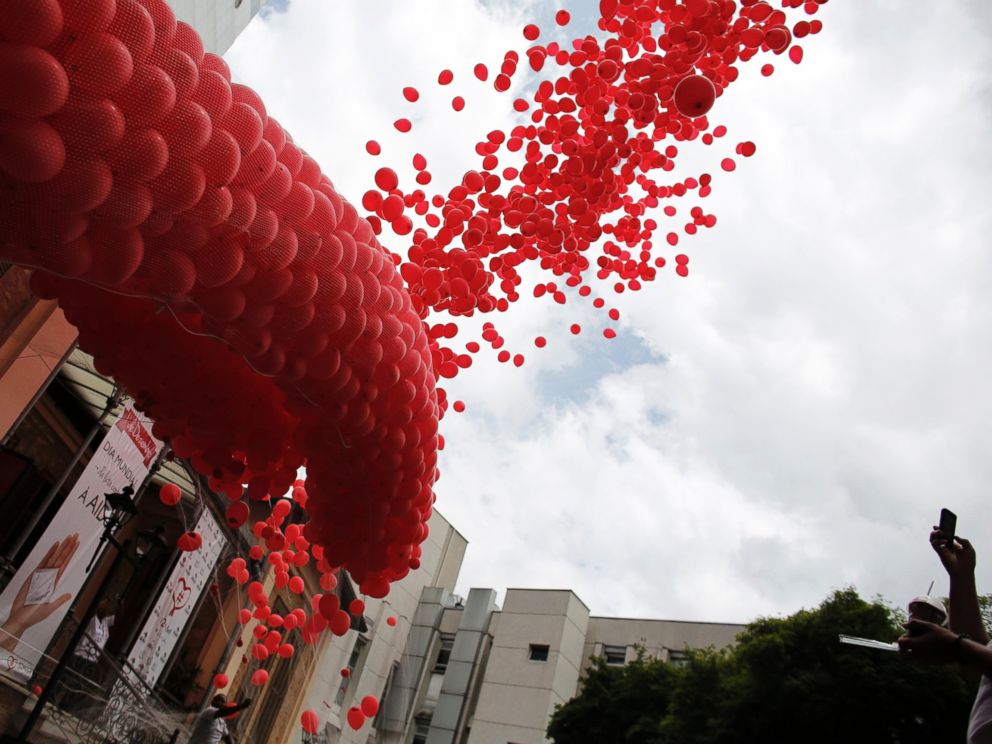 PHOTO: Red balloons are released to mark World Aids Day at the Emilio Ribas Hospital in Sao Paulo, Dec. 1, 2014.