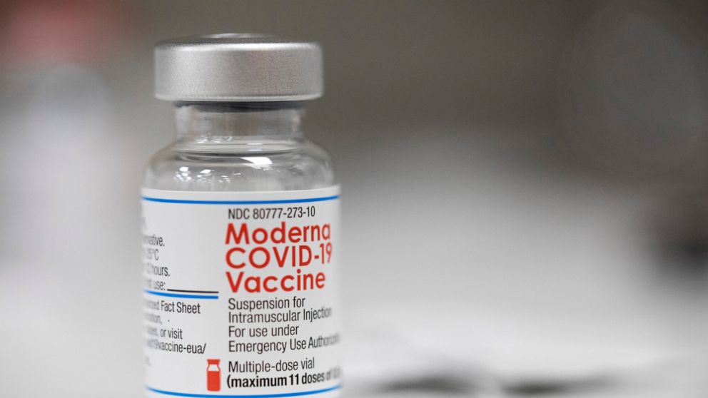 US reaches deal with Moderna for omicron COVID-19 vaccine