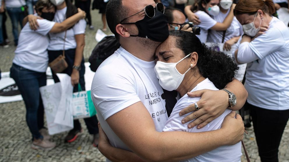 Brazil weekly COVID-19 death toll at lowest since April 2020