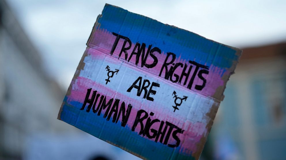 Rapport : Au moins 32 personnes transgenres tuées aux États-Unis en 2022