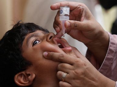 London kids to be offered polio shot after more virus found