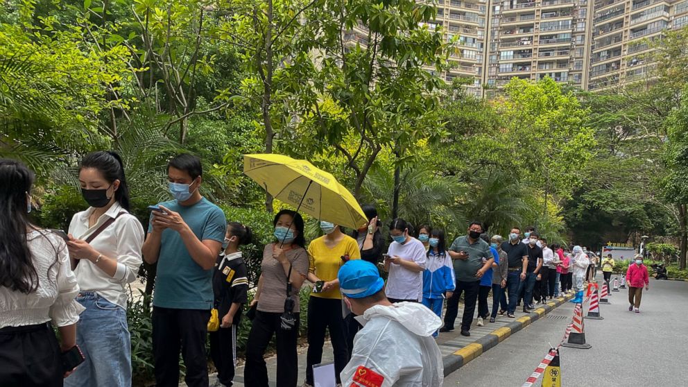 Guangzhou closes to most arrivals as China's outbreak grows