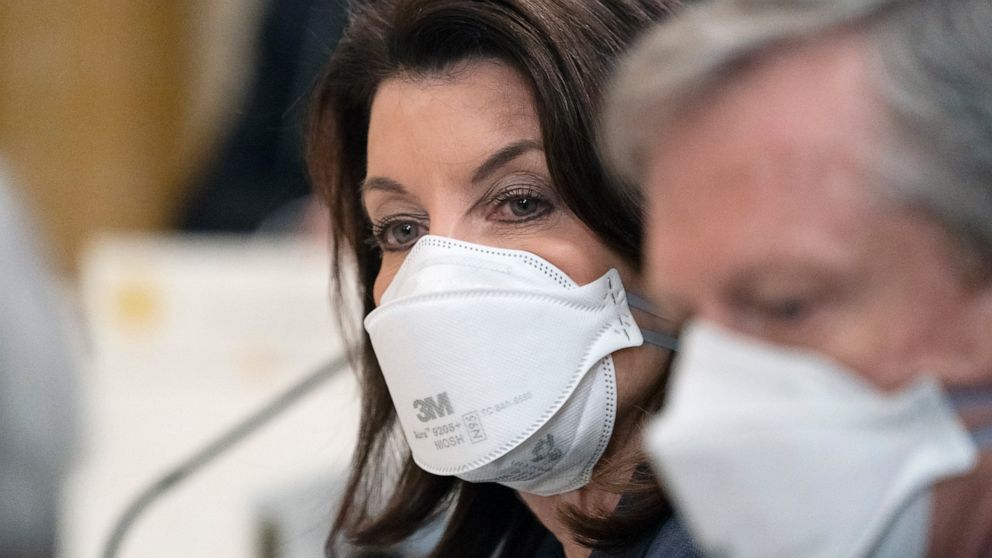 Hochul to announce decision on broad New York mask mandate