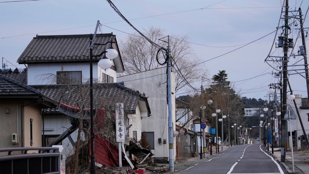 Espoir, mélange de dure réalité dans une ville japonaise détruite par une catastrophe