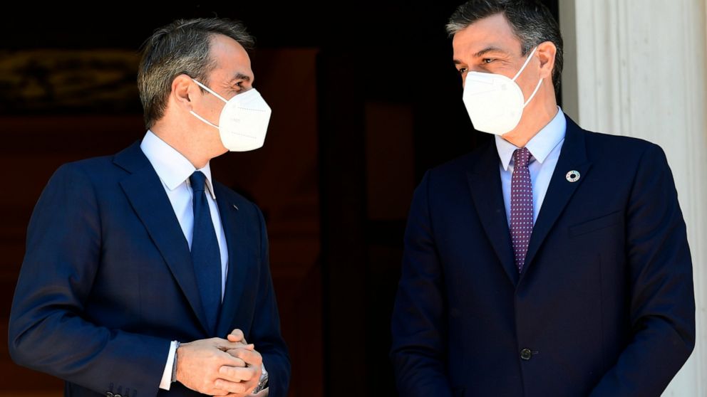 Spain: Expert warns that virus surge could follow parties
