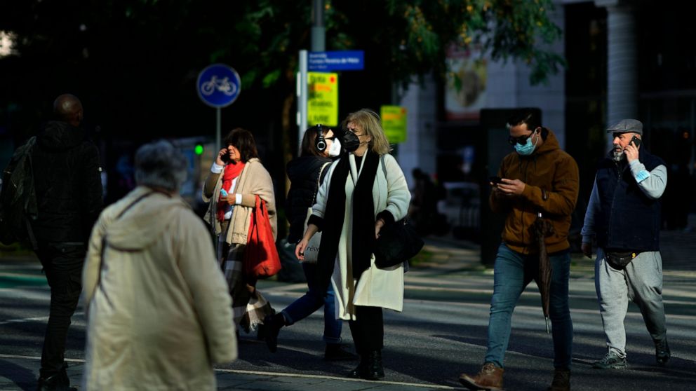 A injeção de reforço de vírus Portugal adiciona estímulo, reduz o isolamento