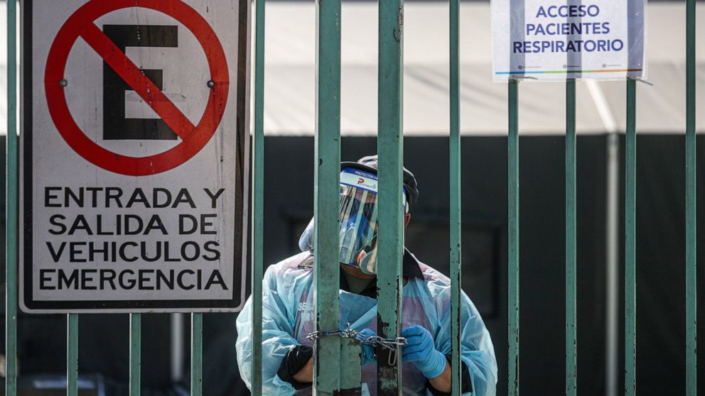 Las unidades de cuidados intensivos de los hospitales chilenos se acercan a su capacidad máxima a medida que avanza la pandemia