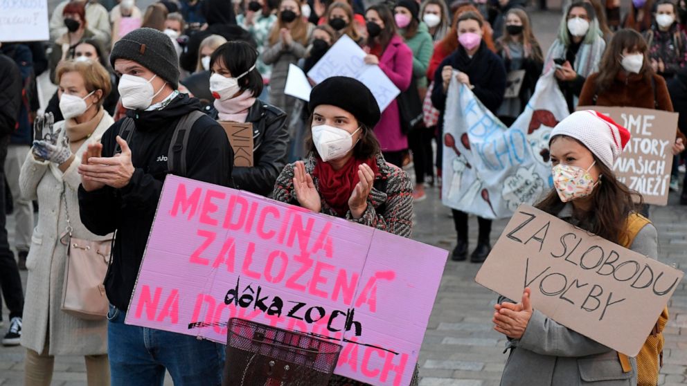 Slovensko odmieta návrh zákona obmedzujúceho prístup k umelému prerušeniu tehotenstva